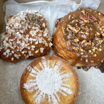 Kasama - Truffle croissant, pecan sticky bun, ube and huckleberry basque cake - Filipino Near Me - Chicago, Illinois Kasama - Truffle croissant, pecan sticky bun, ube and huckleberry basque cake - Filipino Near Me - Chicago, Illinois
