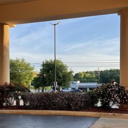 Holiday Inn Express & Suites - Jacksonville - Beautiful entrance!