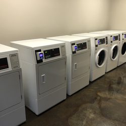 Blue Ridge Toccoa River KOA - Great CLEAN laundry room