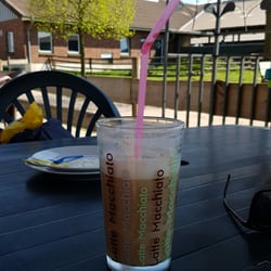 Almthof - Latte Macchiato und dabei die Kinder im Blick... Sehr gut