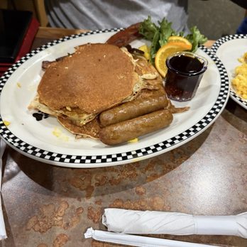Black Bear Diner Cypress - Volcano - Diners Near Me - Jersey Village, Texas