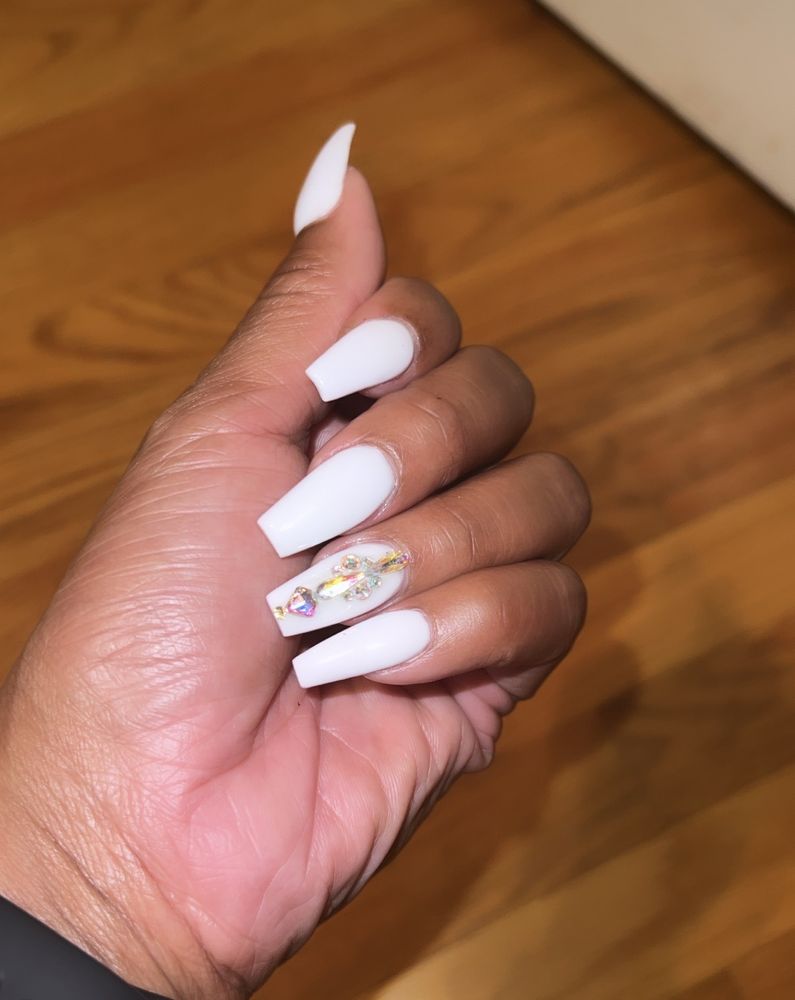 DIAMONDS N THE ROUGH NAIL SALON Updated October 2024 55 Photos & 71 Reviews 1190 Fairburn