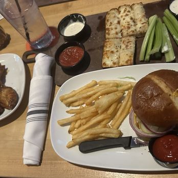 Klavon's Pizzeria & Pub - Klavon burger, fries, wings, cheese bread - Pizza Near Me - Jackson, Michigan Klavon's Pizzeria & Pub - Klavon burger, fries, wings, cheese bread - Pizza Near Me - Jackson, Michigan