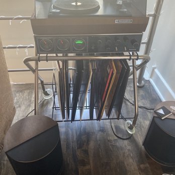 Harlequin Vintage Chicago  - Record player, stand, speakers - Used, Vintage & Consignment Near Me - Chicago, Illinois