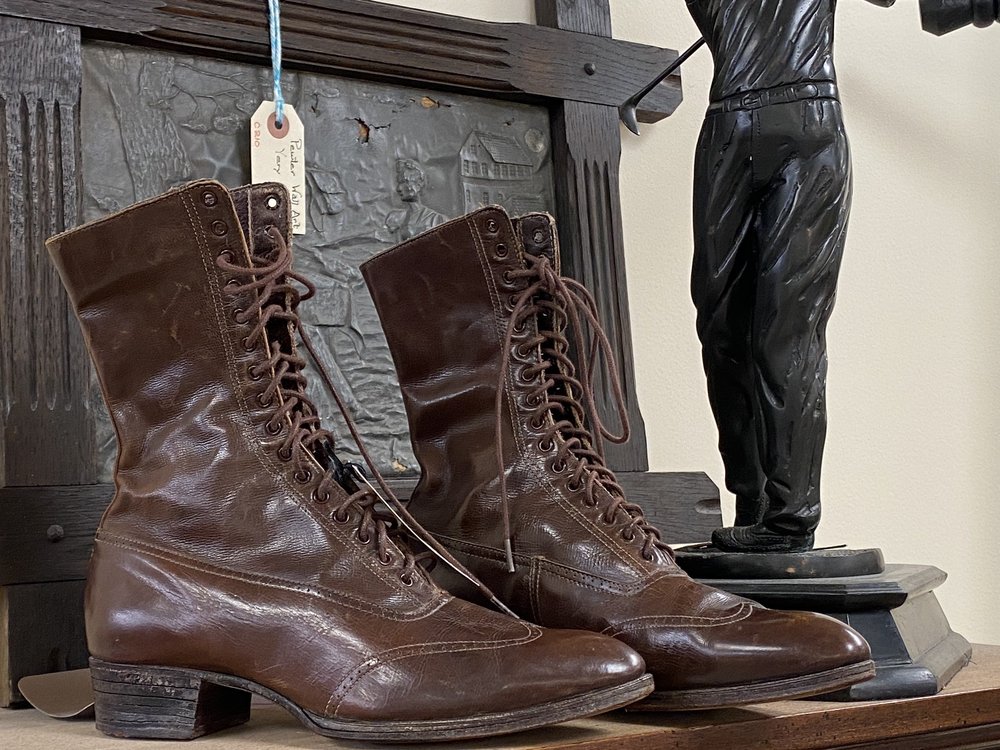 OLD STRATHCONA ANTIQUE MALL 57 Photos & 60 Reviews 10323 78 Avenue, Edmonton, Alberta