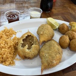 Rincon Veracruzano Seafood - Stuffed crab with hushpuppues