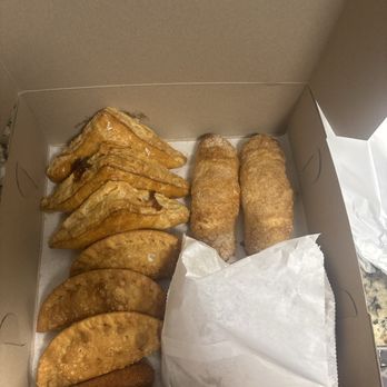Buena Gente Cuban Bakery - Pastelitos de queso y guayaba con queso. Croquetas and empanadas - Coffee & Tea Near Me - Decatur, Georgia Buena Gente Cuban Bakery - Pastelitos de queso y guayaba con queso. Croquetas and empanadas - Coffee & Tea Near Me - Decatur, Georgia
