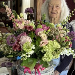 Mothers Day Custom Bouquet 2025 (Vase not Included) Mothers Day Custom Bouquet 2025 (Vase not Included)