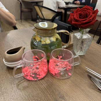 My Deluxe Cafe - Mix fruit apple tea - Coffee & Tea Near Me - Feasterville-Trevose, Pennsylvania