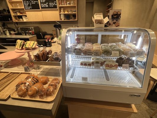 Cafe miomio / Bar Mutsumi by null