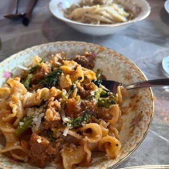 Mangiafoglie - Vesuvio (near) and lemony pasta that I can't recall the name of (far.) - Pizza Near Me - Long Beach, California