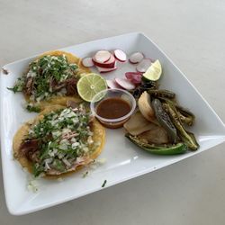 El Torito Loco Carniceria - Carnitas tacos