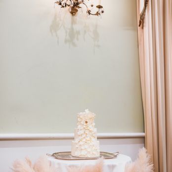Orange Blossoms Floral - Reused the ceremony pampas grass for the cake stand - Florists Near Me Orange Blossoms Floral - Reused the ceremony pampas grass for the cake stand - Florists Near Me
