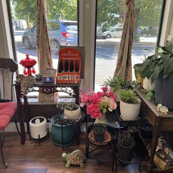 Quality Fashion Cleaners - Adorable vintage interior - Dry Cleaning Near Me - Salem, Oregon Quality Fashion Cleaners - Adorable vintage interior - Dry Cleaning Near Me - Salem, Oregon
