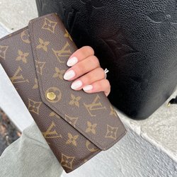 Apogee Nails & Spa - Quinnn is the best , always meets my expectations, she knows me too well always trying something new! Love going to do my nails