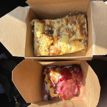 Alice's Country House - Marionberry pie & Bread pudding - American Near Me - Tillamook, Oregon Alice's Country House - Marionberry pie & Bread pudding - American Near Me - Tillamook, Oregon