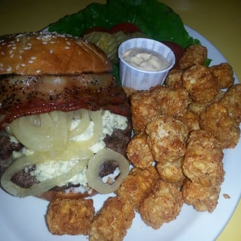 Wright Away Delivery - Burger from Uptown Blue Moose - Food Delivery Services Near Me Wright Away Delivery - Burger from Uptown Blue Moose - Food Delivery Services Near Me