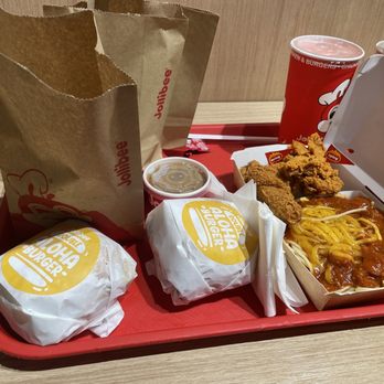 Jollibee - Aloha burger - Fast Food Near Me - Woodside, New York