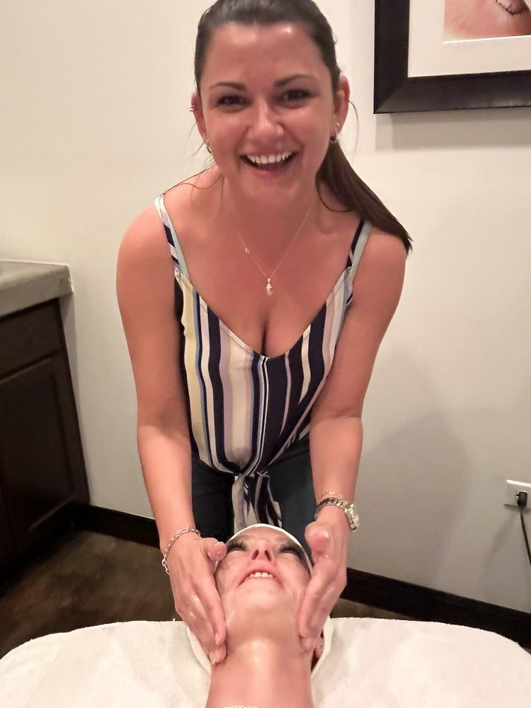 Blu Bamboo Salon & Spa Image