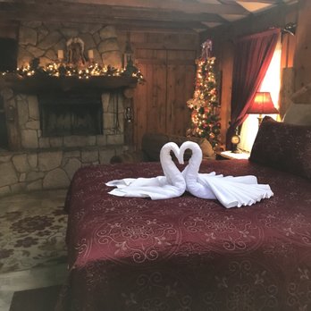 Arrowhead Pine Rose Cabins - Venues & Event Spaces Near Me - Twin Peaks, California Arrowhead Pine Rose Cabins - Venues & Event Spaces Near Me - Twin Peaks, California