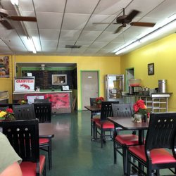 Sho-Nuff Hot Tamales - Dining area