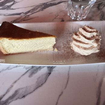 The Stinking Rose - Crème brûlée cheesecake - Italian Near Me - San Francisco, California The Stinking Rose - Crème brûlée cheesecake - Italian Near Me - San Francisco, California