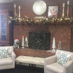 Gainesville Jewelry - Waiting area while your wife shops for hours