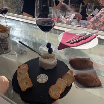 The Tasting Room Wine & Tapas - Tapas Bars Near Me - Cascais, 11