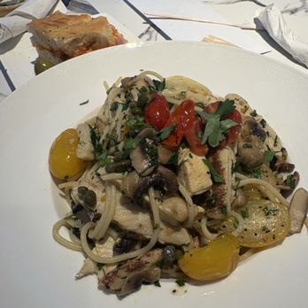 Bella Cafe - Chicken Spaghetti alla Siciliana pasta - Coffee & Tea Near Me - San Francisco, California
