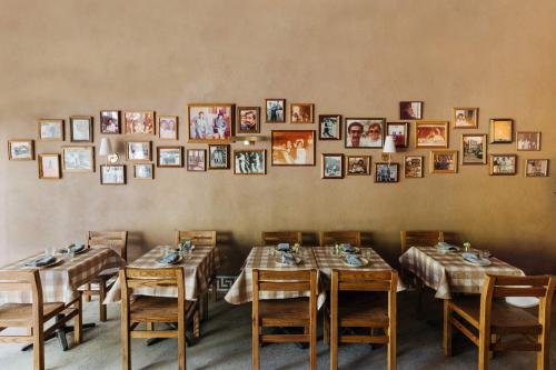 Gus and Marty's by null