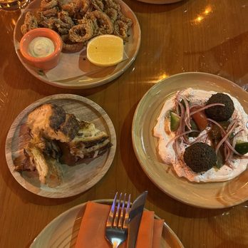Margot Bar & Bistro - Cocktail Bars Near Me - Miami Beach, Florida