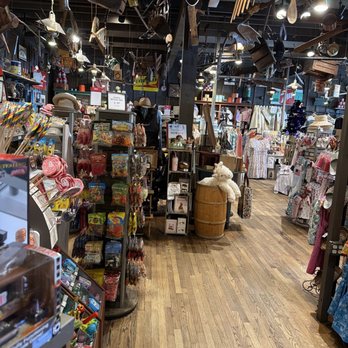 Cracker Barrel Old Country Store - Breakfast & Brunch Near Me - Mount Laurel, New Jersey