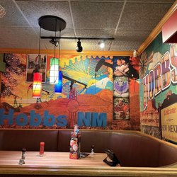 Applebee's Grill + Bar - Inside... large booth (9/28/2023)