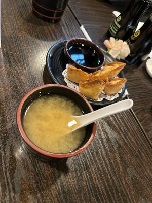 Momo Sushi by null