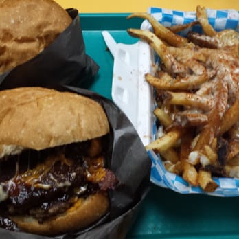 Mini Moe's Burgers - Burgers Near Me - Toronto, Ontario Mini Moe's Burgers - Burgers Near Me - Toronto, Ontario