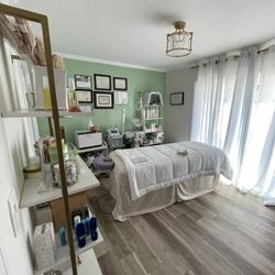 Reflections Spa And Wellness Center - Treatment Room