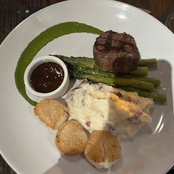 Chop House Tavern - Filet with mashed potatoes- add asparagus and scallops - New American Near Me - Staunton, Virginia