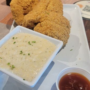 Gochas Breakfast Bar | Cascade - Catfish and grits - Wine Bars Near Me - Atlanta, Georgia