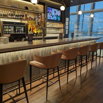 Delta Sky Club - Bar. - Airport Lounges Near Me - Newark, New Jersey Delta Sky Club - Bar. - Airport Lounges Near Me - Newark, New Jersey