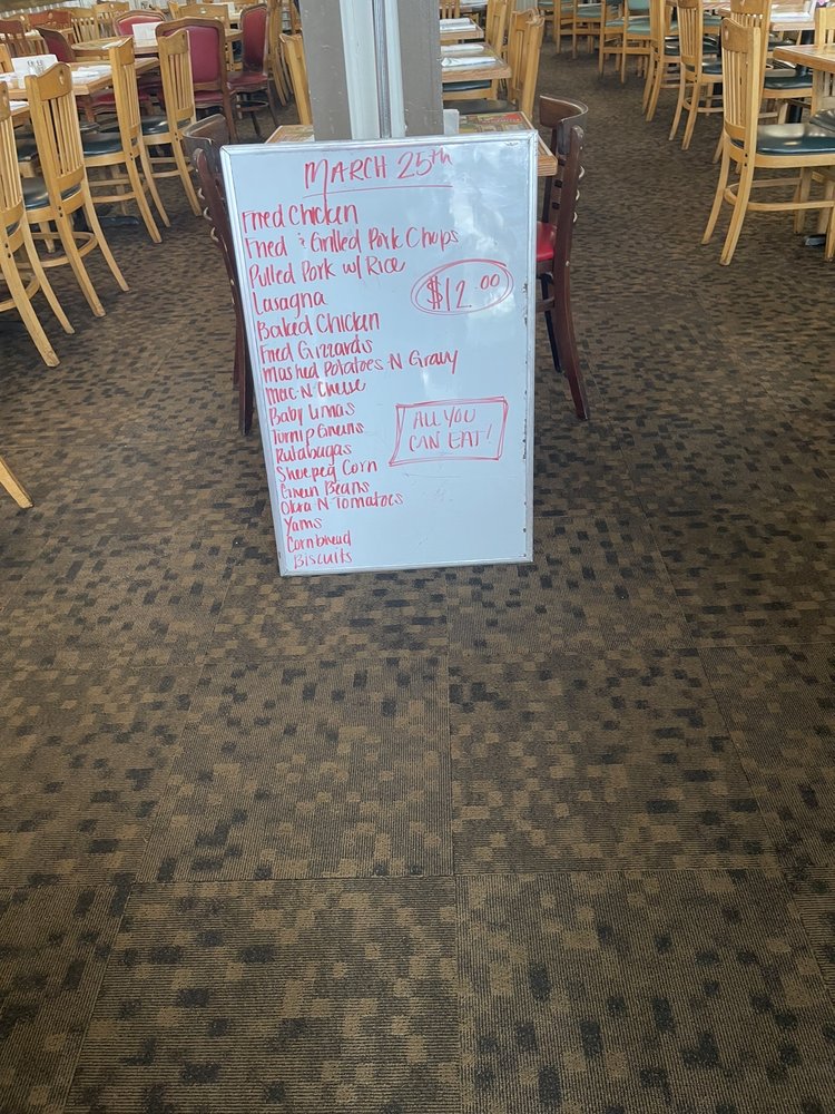 DESI’S Updated November 2024 13 Photos & 41 Reviews 197 N Main St