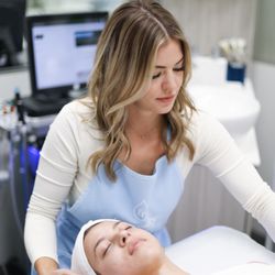 Bare Skin - Neck and shoulder massage