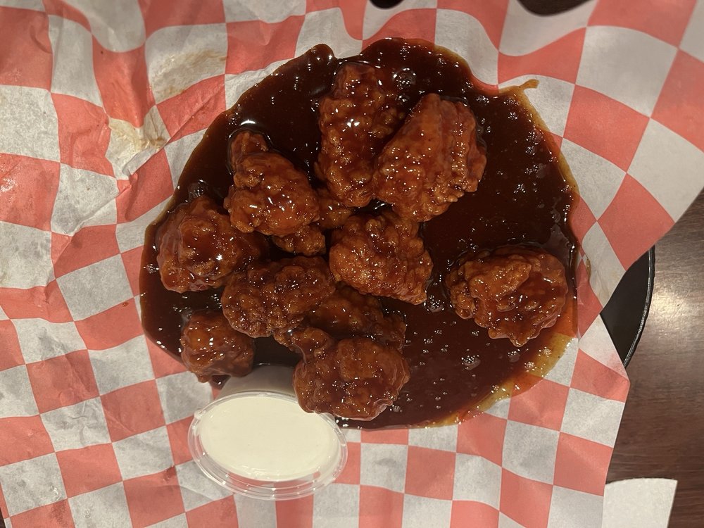 Underdog Sports Bar & Grill