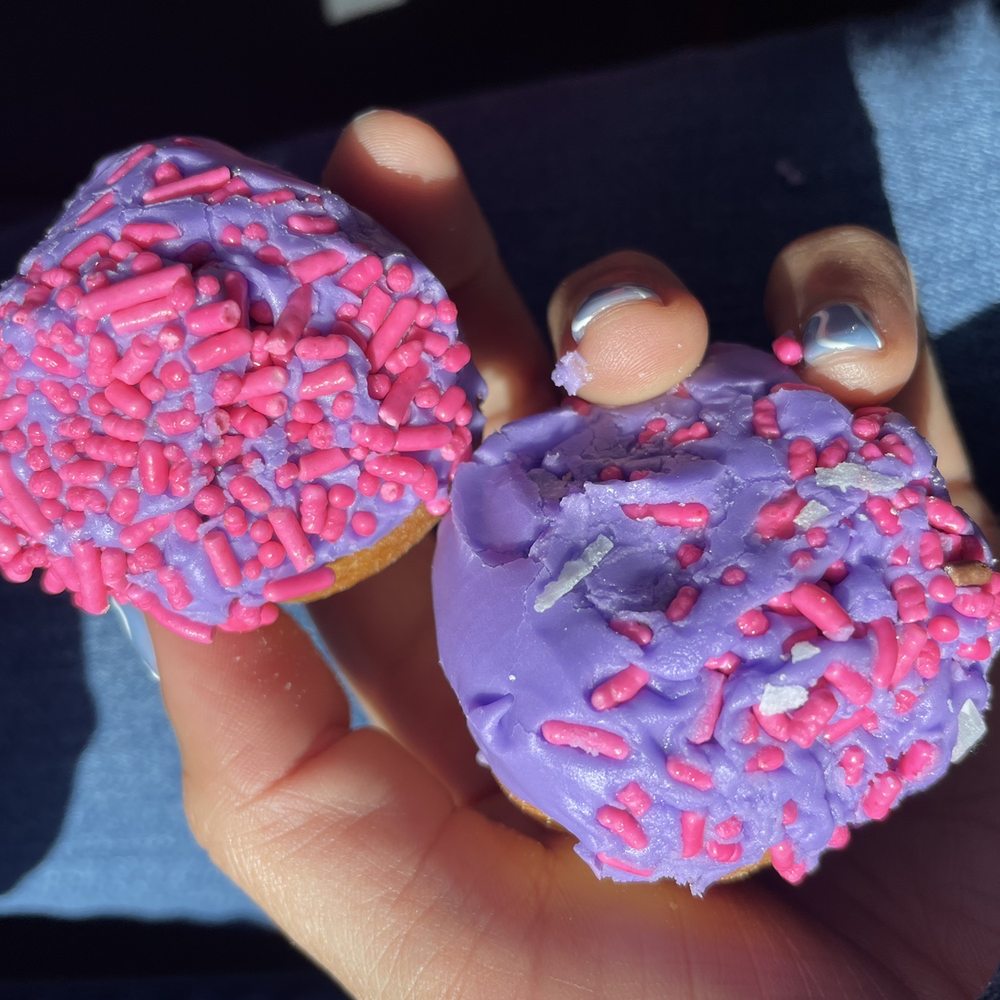Dunlap's Donuts - Donut holes with pink sprinkles - Donuts Near Me - Santa Cruz, California Dunlap's Donuts - Donut holes with pink sprinkles - Donuts Near Me - Santa Cruz, California