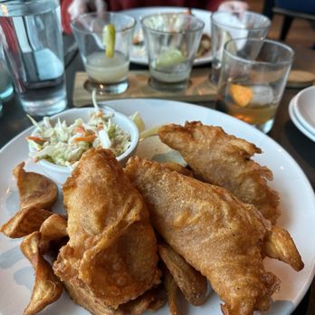 The Waterfront Taphouse - Fish and chips - Beer Bar Near Me - Vancouver, Washington