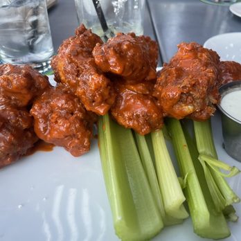 Quill Creek Cafe - Spicy chicken wings - Cafes Near Me - Scottsdale, Arizona Quill Creek Cafe - Spicy chicken wings - Cafes Near Me - Scottsdale, Arizona