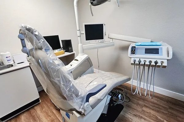 Dr. Tony Lebar, DDS by null