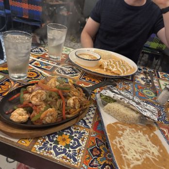 El Patio La Quinta - Shrimp fajitas & Enchiladas de Camaron - Mexican Near Me - La Quinta, California