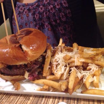 Public House Temecula - Kobe burger yum - New American Near Me - Temecula, California Public House Temecula - Kobe burger yum - New American Near Me - Temecula, California