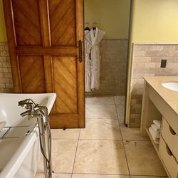 Gateway Canyons Resort & Spa - Bathroom with huge tub.
