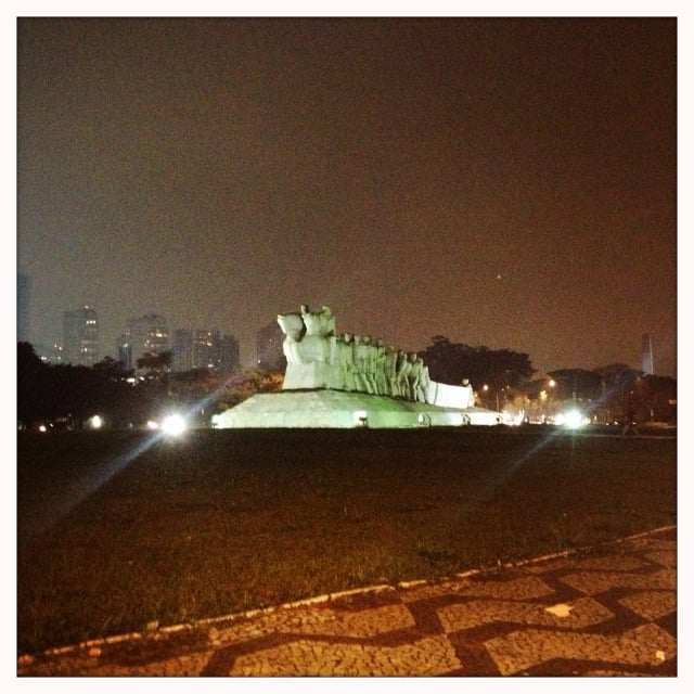 Monumento às Bandeiras